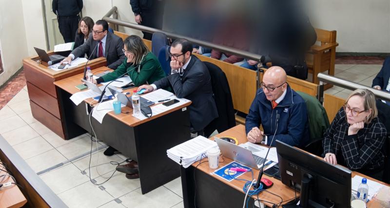 Desde detención ilegal hasta tráfico de drogas: Los delitos de los que se le acusa a carabineros que inventaban operativos para robar - Captura Teletrece