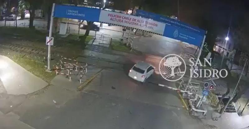 Otro conductor realizó la misma maniobra poco antes que Ernestina Pais, reconocido rostro de Argentina - RRSS