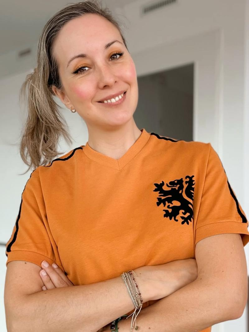 Periodista chilena experta en fútbol de Países Bajos entrega las claves la "Oranje" en el Mundial: "No hay un Van Persie o un Robben, pero..."