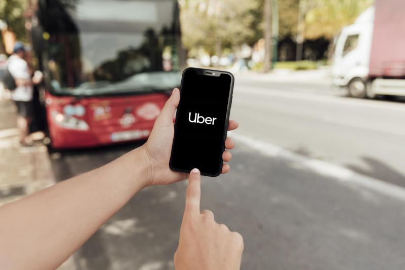 Los objetos más raros encontrados en aplicación de transporte - referencial freepik