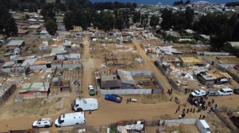 Agencia UNO - Megatoma de San Antonio: informe del Minvu revela que preparan el desalojo de más de 1.200 personas este 30 de junio