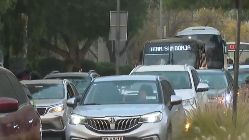 De Grange llama a "fomentar el uso del transporte público" en Chicureo - T13