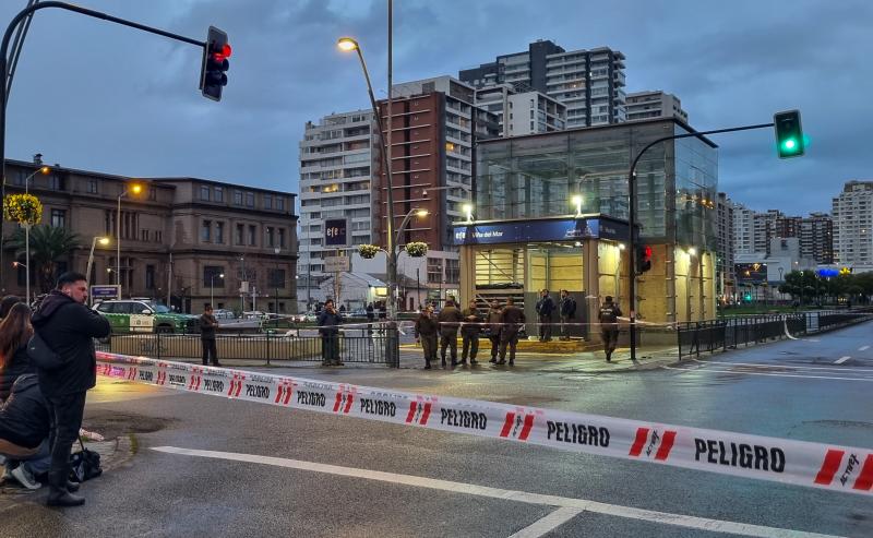 Qué se sabe del accidente que terminó con un auto en estación EFE Viña del Mar - Aton