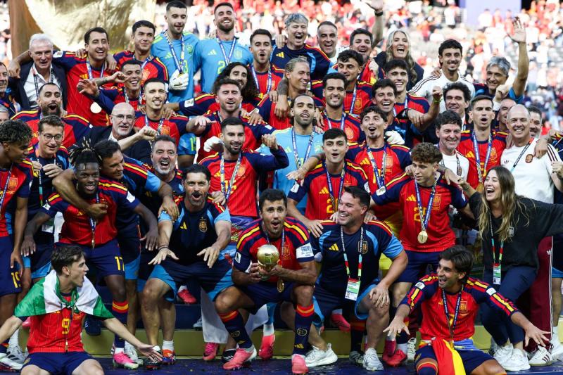 AFP - Entrenador de España tacha de "intolerable" e "inadmisible" actitud de jugadores argentinos tras la final