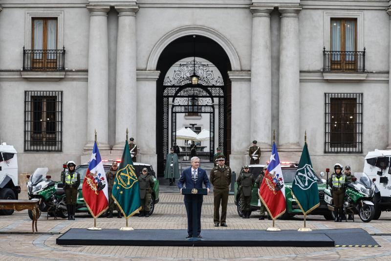 Aton - Presidente Kast firma Plan de Fortalecimiento de Carabineros