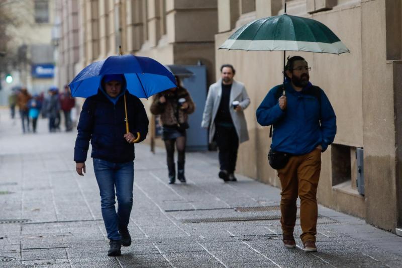 Nuevo sistema frontal en Santiago: ¿A qué hora comienza a llover? - Agencia Uno