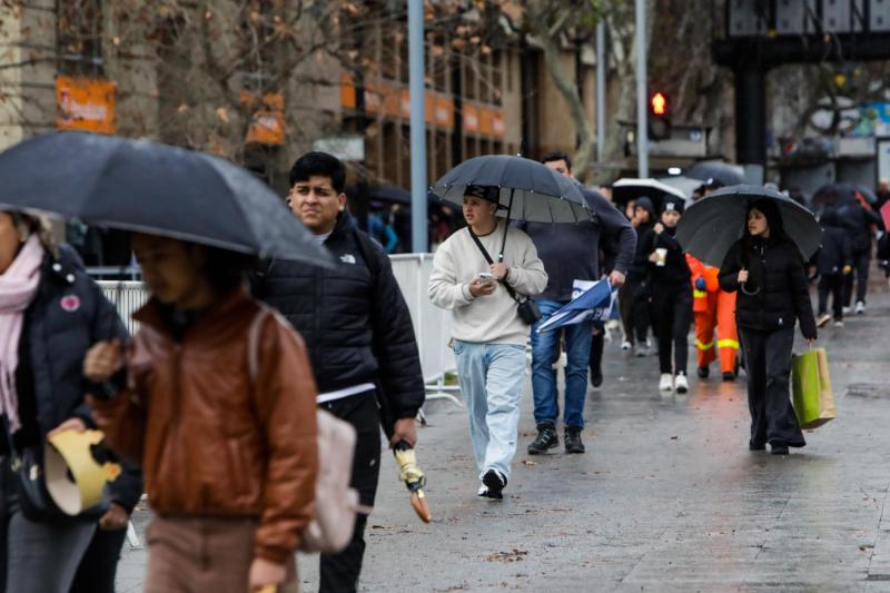 ¿A qué hora y dónde comienza la lluvia en Santiago? - Agencia Uno