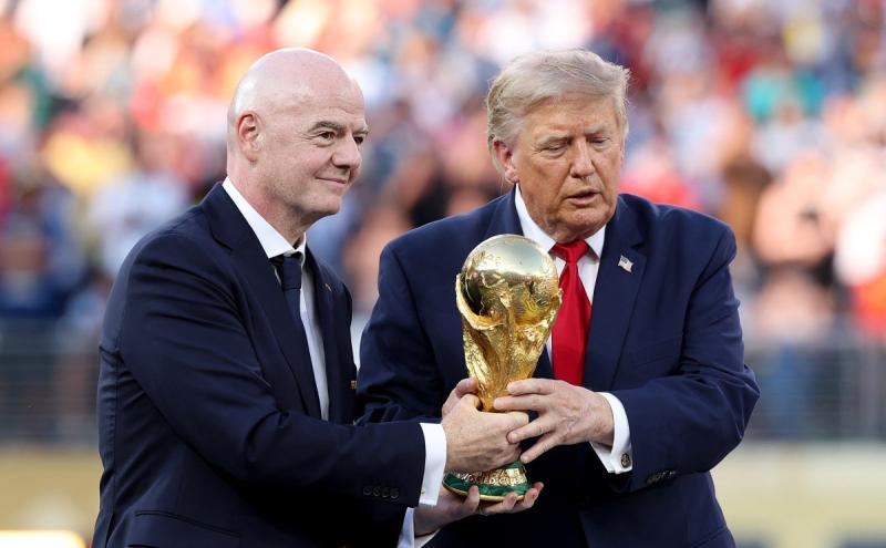 AFP - Gianni Infantino y Donald Trump