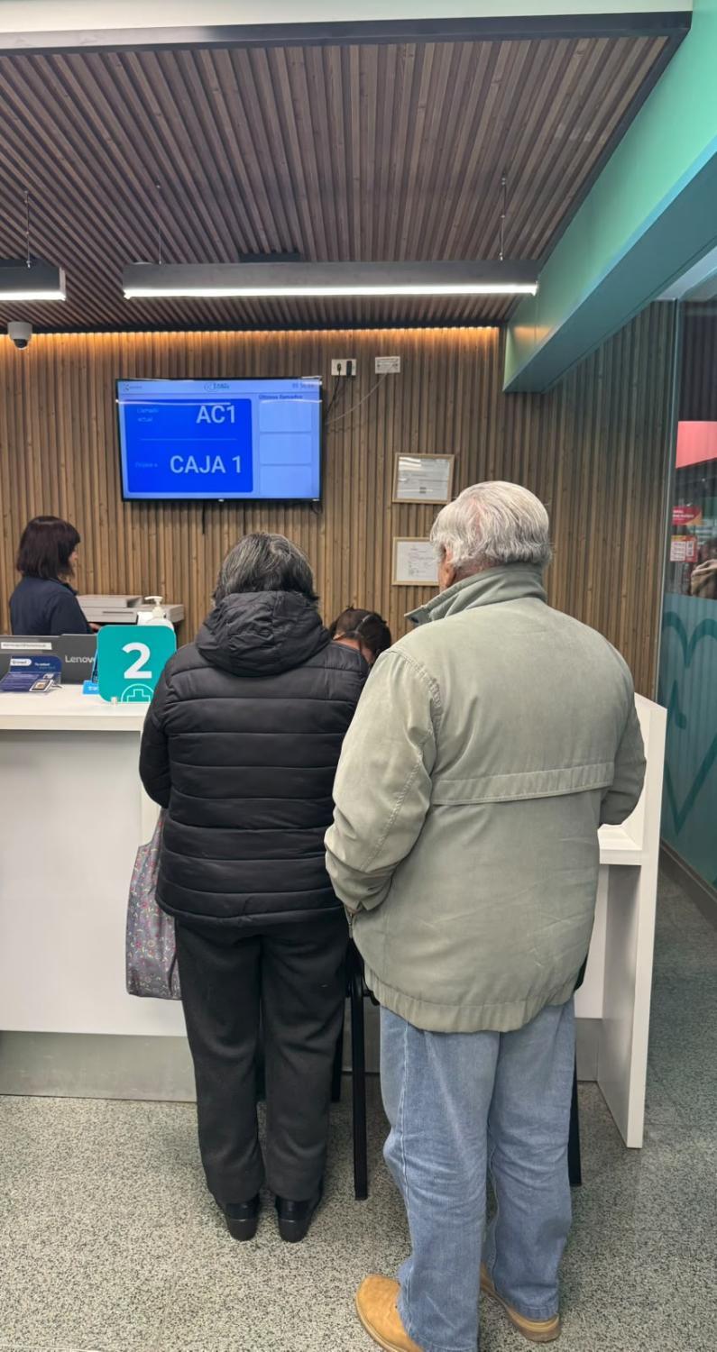 Operativo de salud en Metro de Santiago