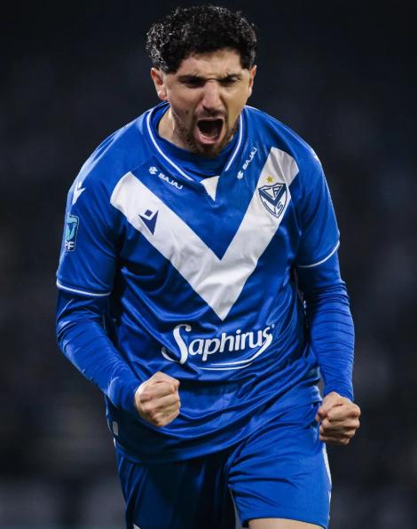 Diego Valdés - Instagram: @velez