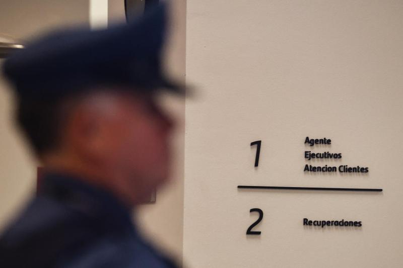 Exfuncionaria de banco fue formalizada por millonario fraude - referencial Aton
