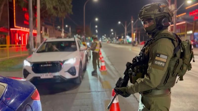Operativo de Carabineros deja varios detenidos durante fiscalización en el barrio San Pablo en Lo Prado