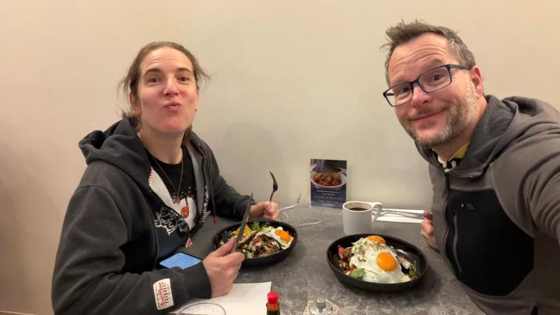 Pareja revela cómo pudieron tener su jubilación los 35 y 40 años: "No era sufrimiento, era estrategia"- Facebook Alan Donegan