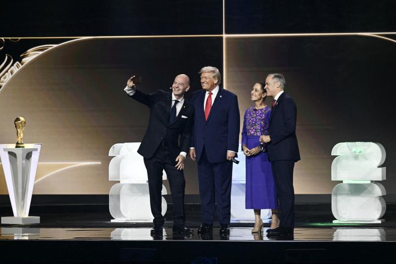 AFP - Infantino confirma que Trump lo llamó por la roja a Balogun en el Mundial