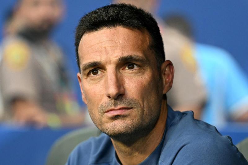 El intercambio de Scaloni con un periodista tras sufrida victoria de Argentina - AFP