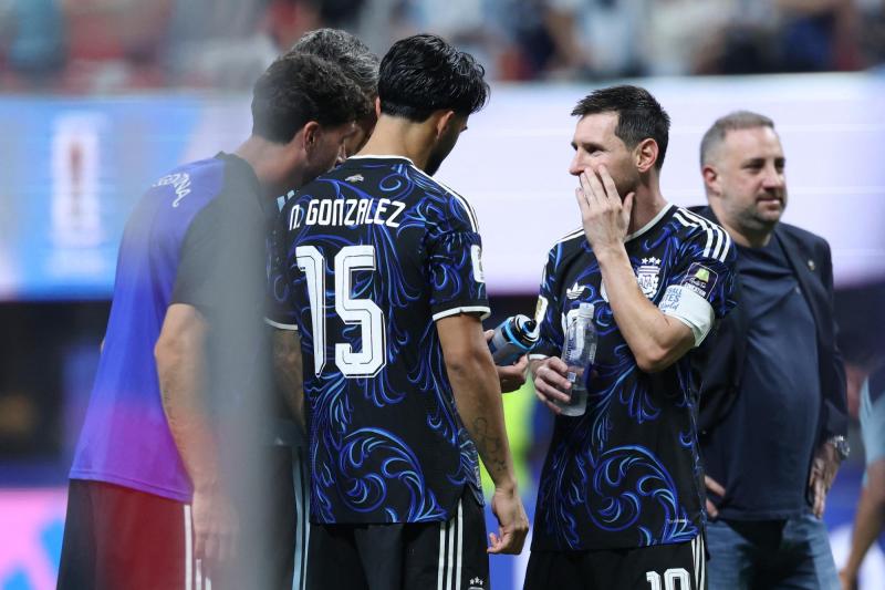 La botella de Pickford reveló cómo Inglaterra preparaba una eventual tanda de penales ante Argentina - AFP