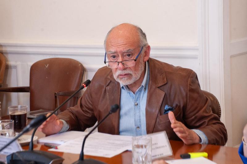 Senador Iván Flores - Agencia Uno