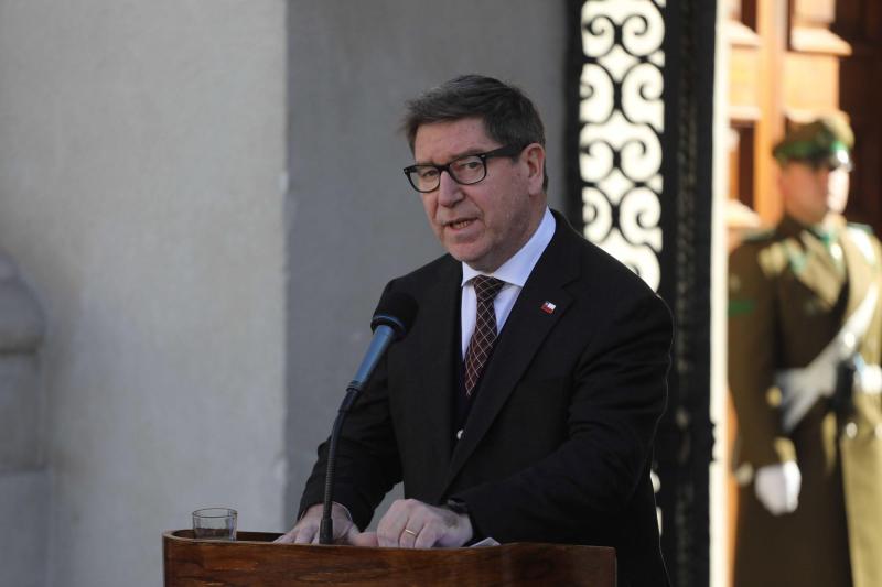 Biministro Mas responde a caída del Imacec de mayo - Agencia Uno