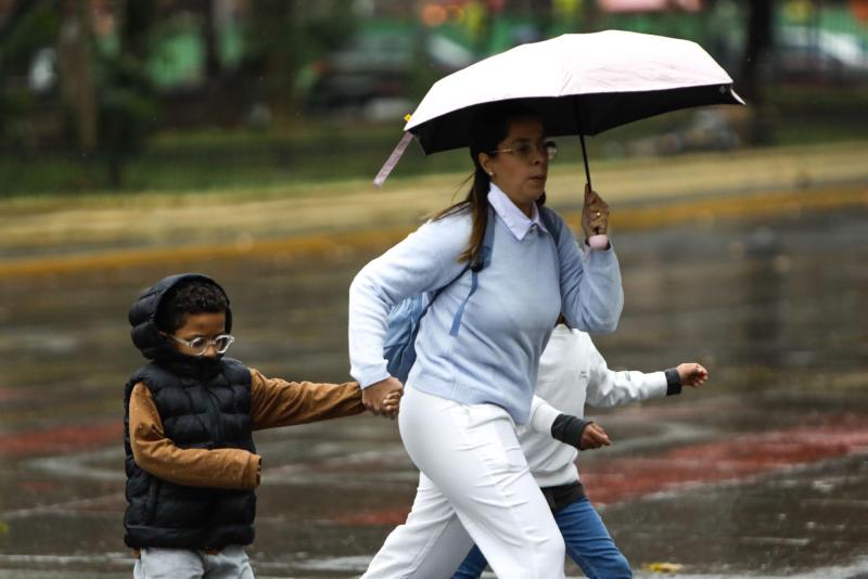 Agencia Uno - Gobierno aclara que no puede ordenar teletrabajo y llama a empresas a actuar con "comprensión" ante sistema frontal