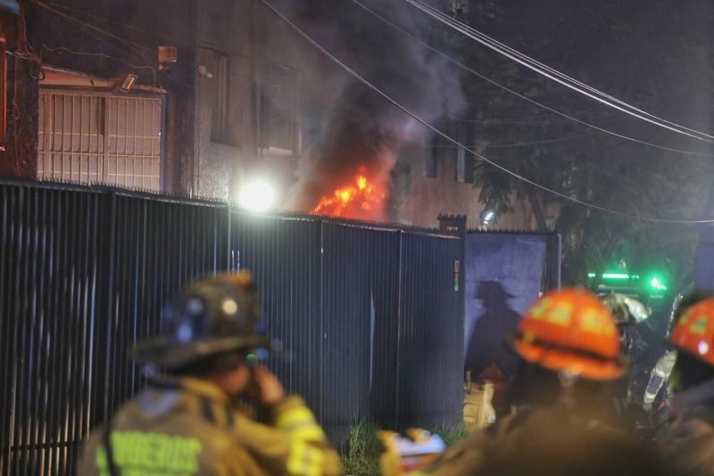 Agencia UNO referencial - Se trata del segundo incendio registrado en la comuna de Colina. El primero, ocurrido este lunes, dejó dos menores fallecidos.
