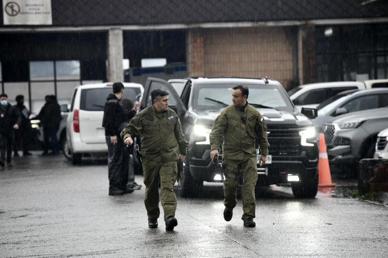 Agencia Uno - Confirman riesgo vital de uno de los dos carabineros baleados en Valdivia: qué se sabe del ataque durante operativo del GOPE