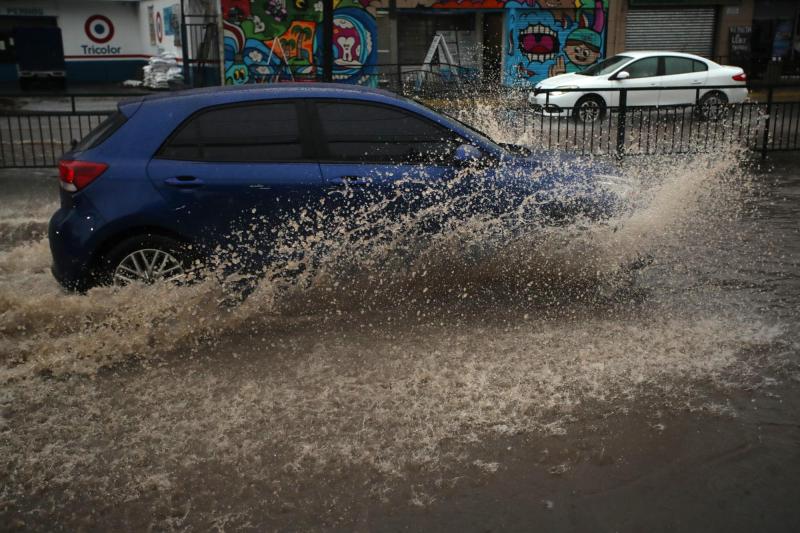 Emiten alarma meteorológica por precipitaciones intensas - referencial Aton