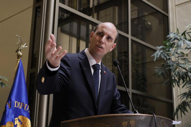 Aton- Martín Arrau, ministro de Seguridad Pública
