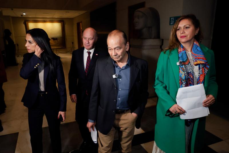 Aton - Los senadores PPD, Ricardo Celis y Loreto Carvajal, al anunciar el acuerdo con el Gobierno por la invariabilidad tributaria