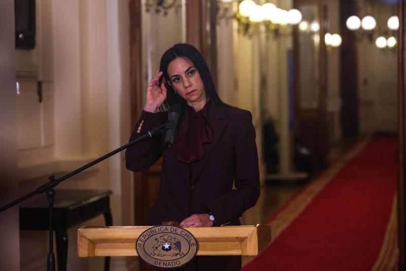Aton - Presidenta del Senado cuestiona dichos de senador Flores por acuerdo entre el Gobierno y PPD