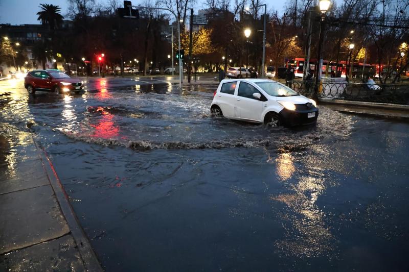 Aton - Lluvia en Santiago
