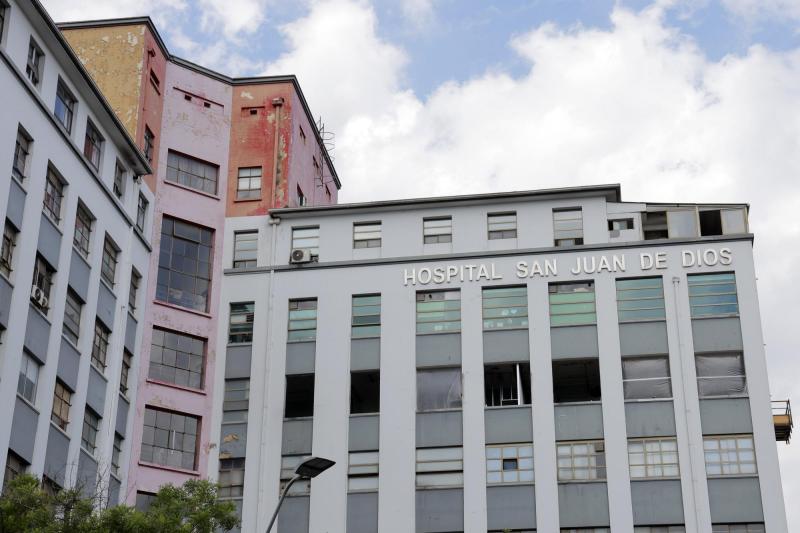 Aton - Quiénes son los siete funcionarios del Hospital San Juan de Dios detrás de los contratos por $1.237 millones