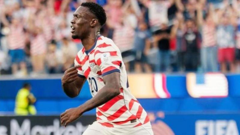 AFP - Falorin Balogun vio la roja, pero podrá jugar el próximo partido