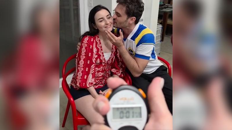 X/GWR - Pareja bate récord Guinness de mayor cantidad de besos en 30 segundos