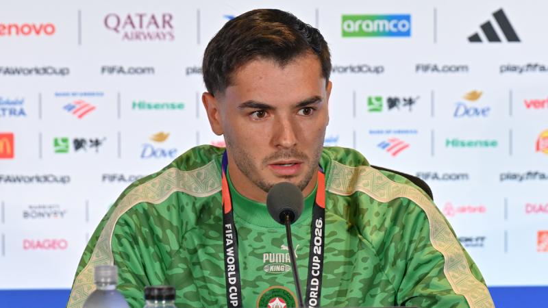 X/EnMaroc - Pelea entre periodistas interrumpió conferencia de Brahim Díaz en el Mundial