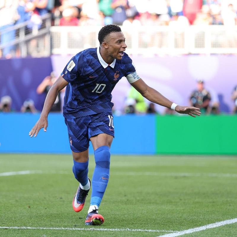 La emotiva despedida de Kylian Mbappé a Didier Deschamps - Instagram @k.mbappe