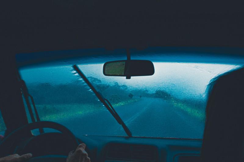 Pexels - Deja de sufrir con los vidrios empañados de tu auto durante la lluvia y el sistema frontal