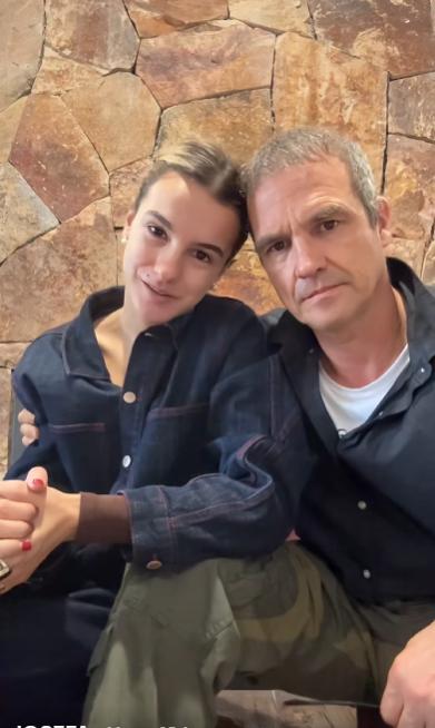 Josefa Sáez reaparece junto a su padre tras polémica por darle wasabi a su perro: "no puede estar en mejores manos"