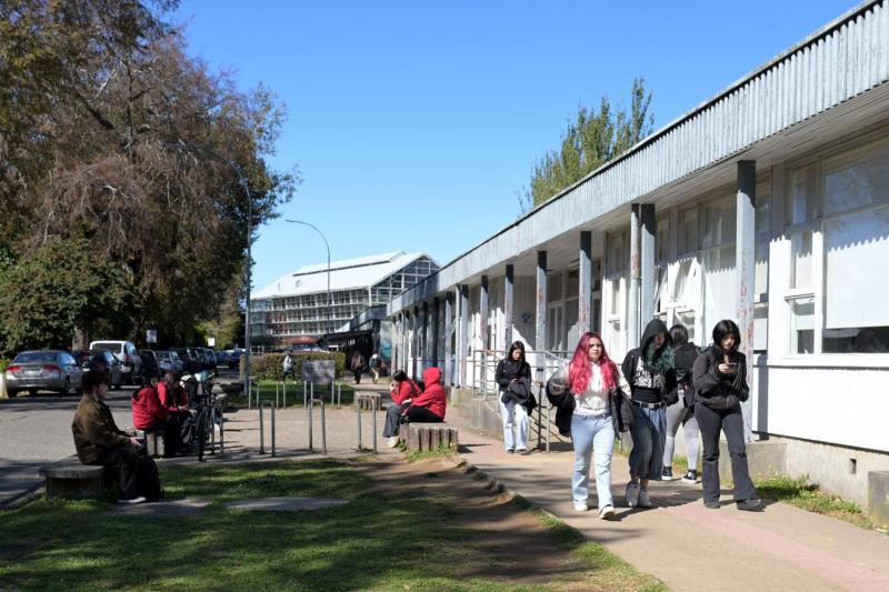 1.666 beneficiarios no han cumplido con la devolución de Becas Chile - Aton