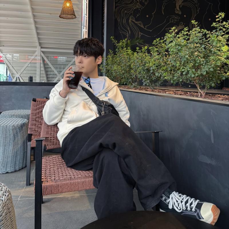 Instagram - Son Byeong Hoon