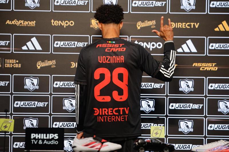 Vozinha presentado en Colo-Colo - Photosport