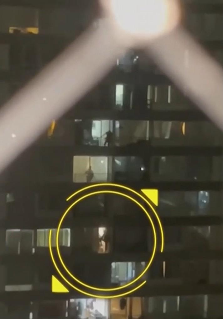 T13 - Sujeto bajó por balcones durante 17 pisos