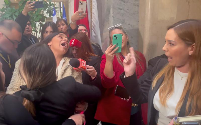 Aton - Senado enviará a Comisión de Ética a Camila Flores y Fabiola Campillai tras tenso cruce por indultos