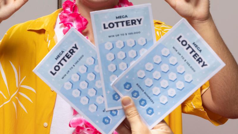 Hombre ganó millonario premio en la lotería y botó el boleto - referencial freepik
