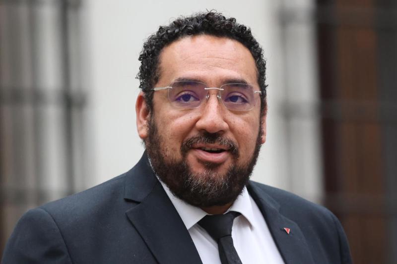 Aton - Exministro de Educación, Nicolás Cataldo