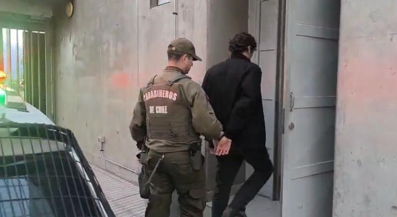 Ciudadano uruguayo fue detenido tras intentar sobornar a Carabineros en aeropuerto: ofreció 60 mil pesos