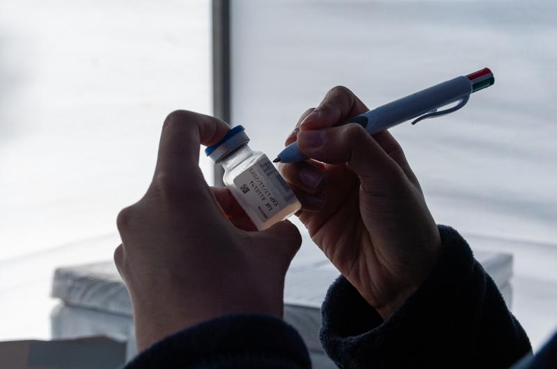 Agencia UNO - Más de 1,5 millones de mayores de 60 años aún no se vacunan contra la influenza: No descartan posible segundo brote
