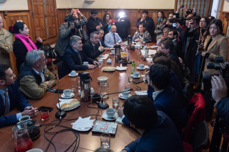 Oposición en dependencias del PS - Agencia UNO