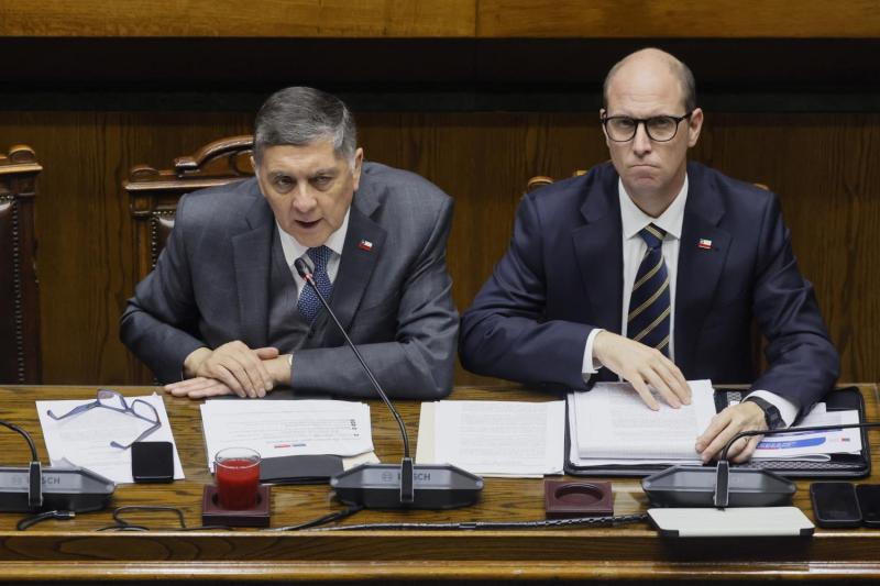 Aton - Biministro Claudio Alvarado junto a ministro Arrau