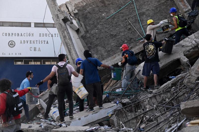 Aumentan a 169 los muertos por terremoto en Colombia - AFP