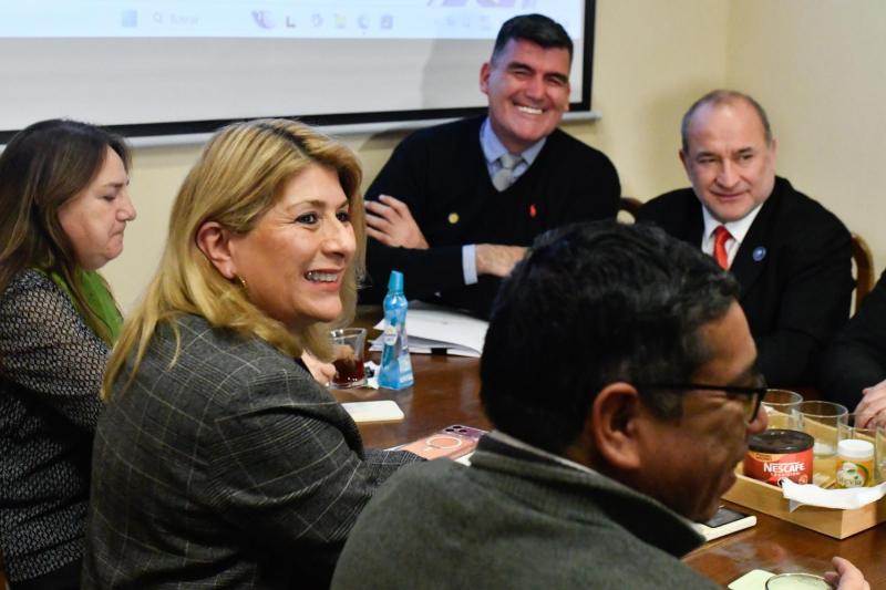 Agencia Uno- Bancada PDG